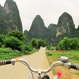 Yangshuo Favourite Activity I  Best thing to do in Yangshuo is cycle around the karst mountains. I did this every afternoon after class - it's so chilled out and was also a little compensation for the mountain bike season, who's start I missed back home.
